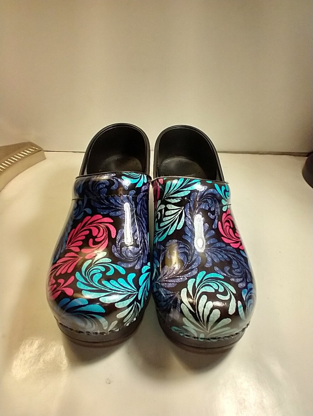 Dansko Professional Floral Print Patent Leather Clogs Shoes Women's sz 8.5(39). - Picture 3 of 12